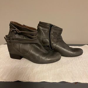 Leather size 8 1/2 booties